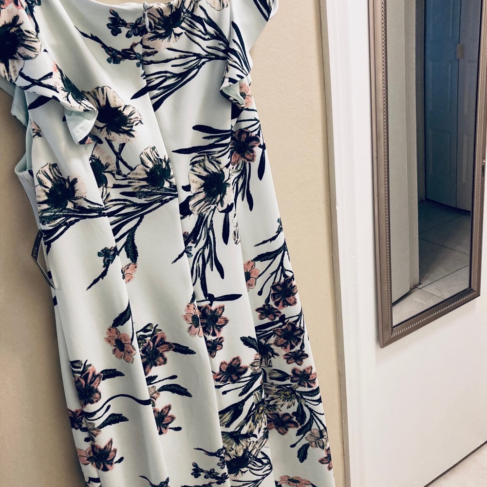 Dress - Picture 8 of 11